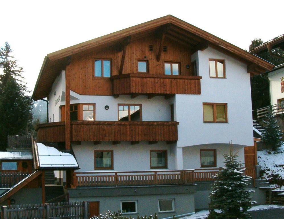 Haus Saumspitz Apartment Sankt Anton am Arlberg Bagian luar foto