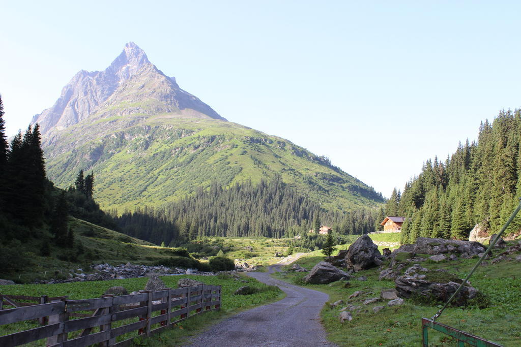Haus Saumspitz Apartment Sankt Anton am Arlberg Bagian luar foto