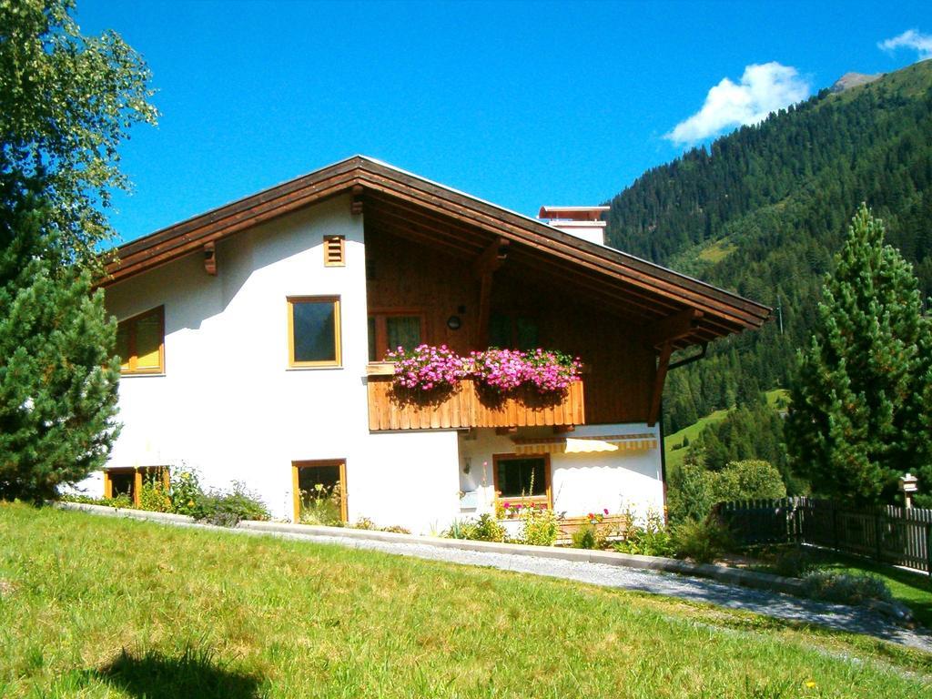 Haus Saumspitz Apartment Sankt Anton am Arlberg Bagian luar foto